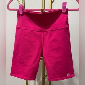 Alo Yoga spandex shorts🩷